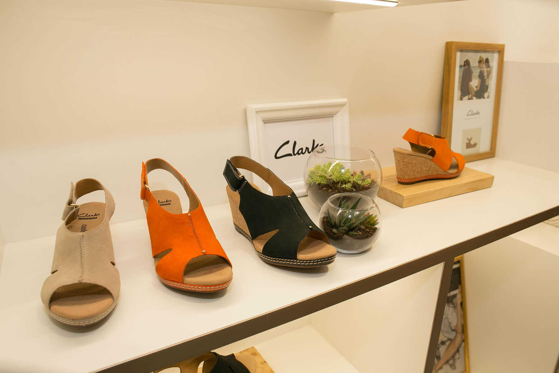 respuesta datos papel La cadena de calzados CLARKS aperturó nueva tienda en lima - Lima Gallery